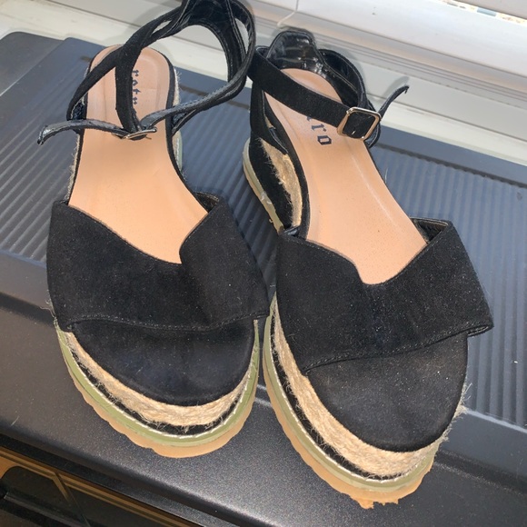 Retro Black and Tan Lac Up Platform Sandals. SUPER Cute, Size 8.5. - Picture 3 of 8